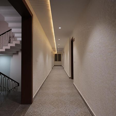 Hotel Regal Palm Moradabad Bagian luar foto