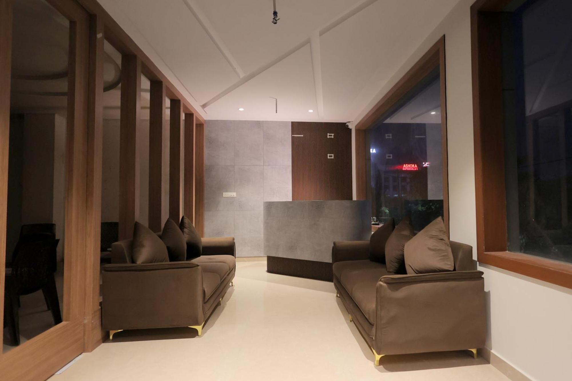 Hotel Regal Palm Moradabad Bagian luar foto