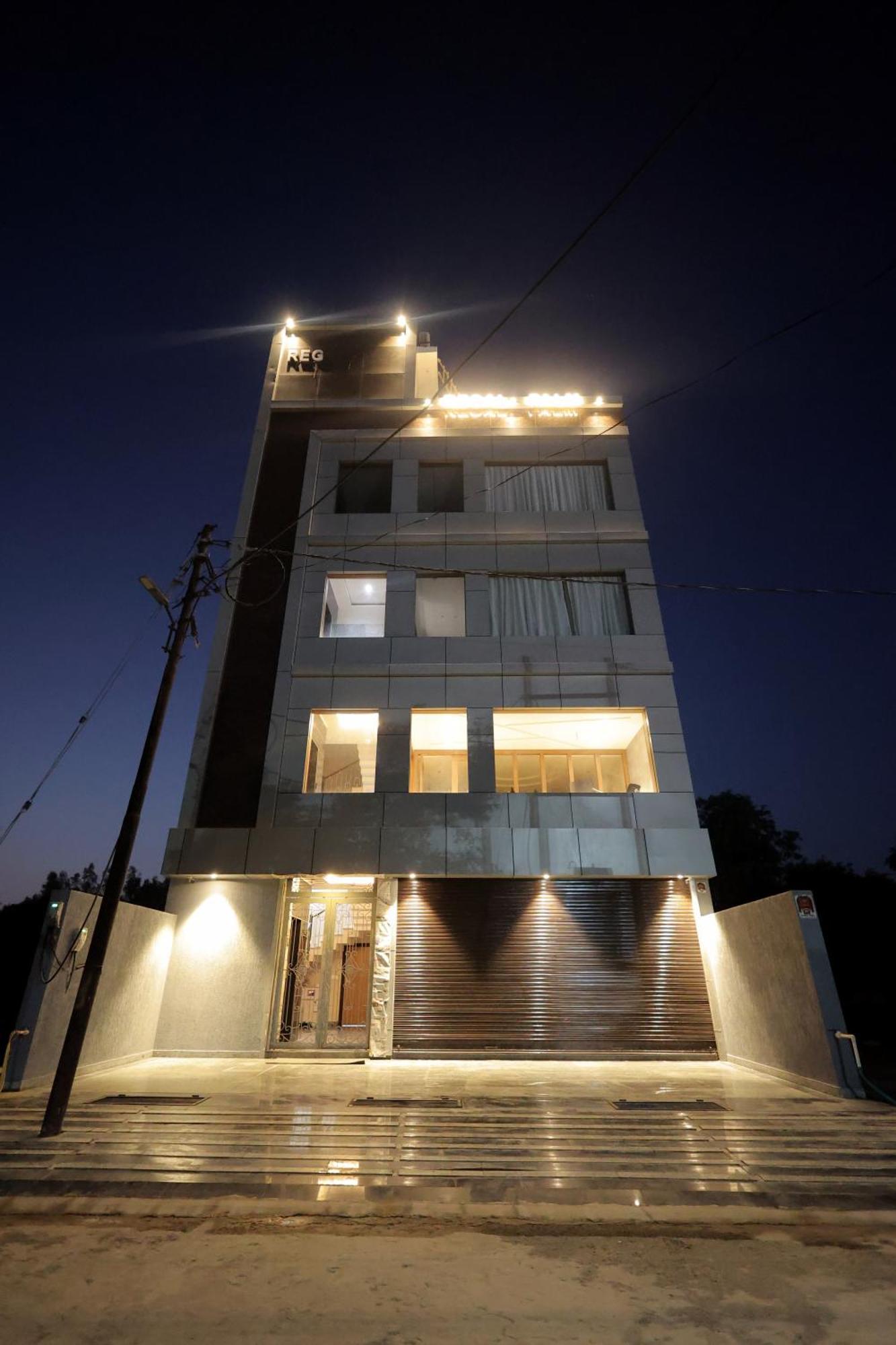 Hotel Regal Palm Moradabad Bagian luar foto